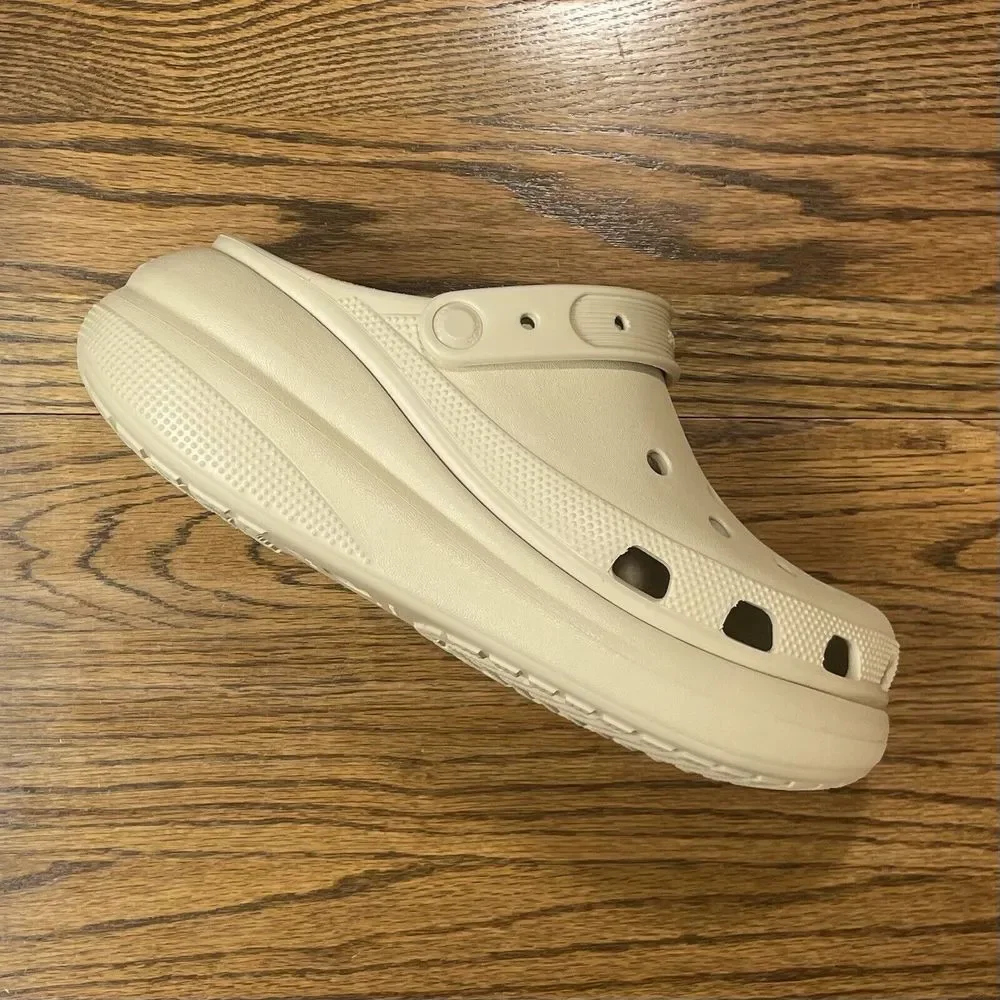Crocs Classic Mega Crush Clog Bone Women's Beige Sandals Women’s Size 10 NEW